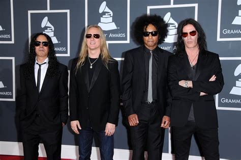Alice In Chains (AIC) - Famous American Rock Band