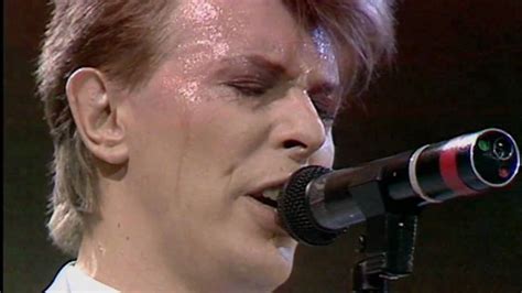 David Bowie - Heroes - Live Aid 1985 (HD) - YouTube