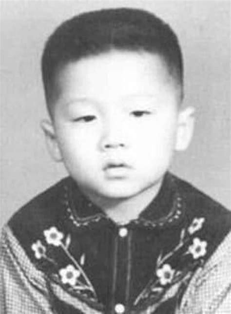 30 Photos of Jackie Chan When He Was Young