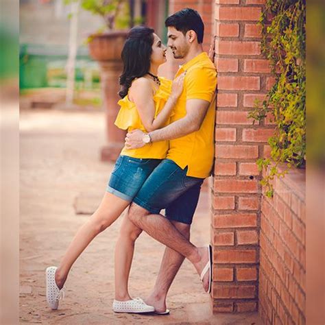 Buy pre wedding photoshoot clothes - In stock