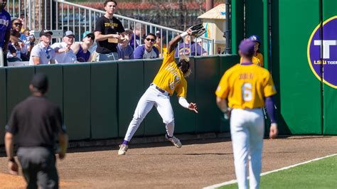 LSU baseball score vs. Arkansas: Live updates from top-3 SEC showdown