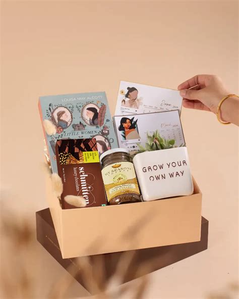 Shop for thoughtful personalized & customized gifs - The Knot Company