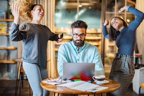Computer Dancing Office 的图像结果