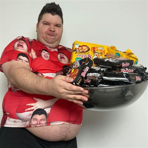 Nikocado Avocado before and after: How much does the YouTuber weigh now? | The US Sun