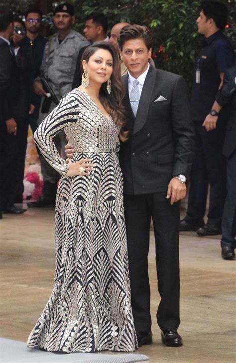 Gauri Khan indulges in banter with husband Shah Rukh Khan | Filmfare.com
