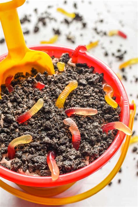 Dirt Pudding (Oreo Dirt Dessert Recipe) | NeighborFood