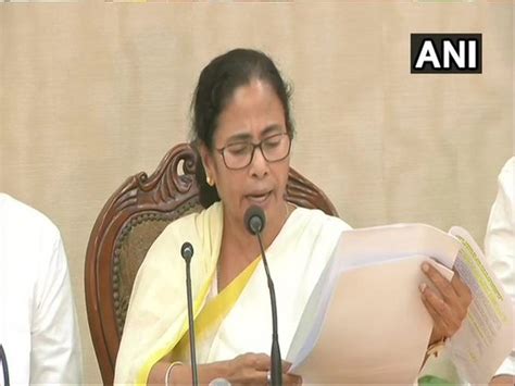 Mamata Banerjee requests 18 CMs to help workers from Bengal stranded in ...