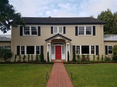 Colonial Revival Houses