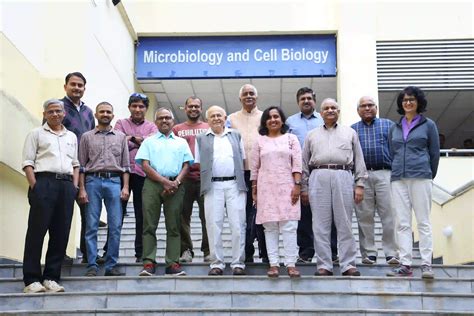 Research Themes - Microbiology & Cell Biology