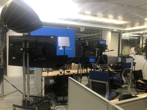 Teleprompter Operator 的图像结果