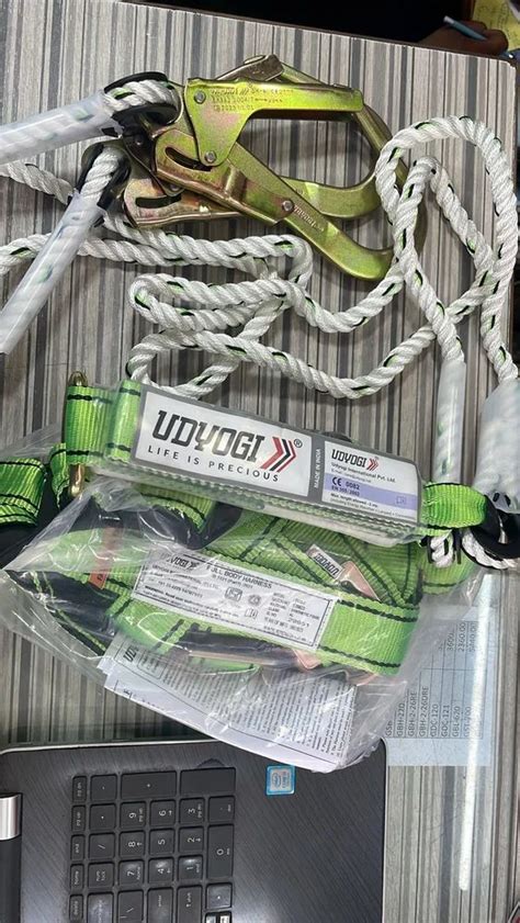 Safety Belt - Safety Belt And Harness Wholesaler from New Delhi