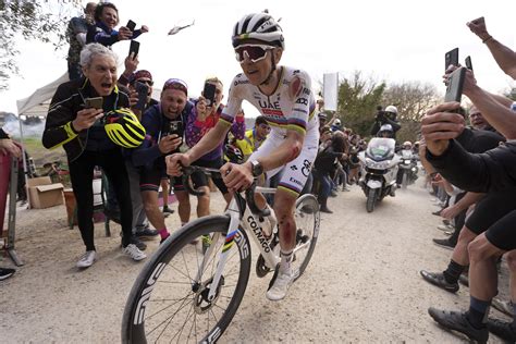 Tratan de convencer a Pogacar de no ir este año a la París-Roubaix ...