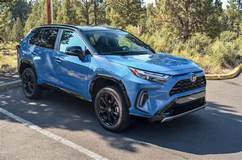 5 Reasons I'd Buy the XSE Trim of the 2025 Toyota RAV4 Hybrid Over the Limited - Autoblog