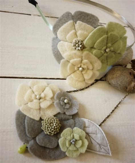 Picunkova | Felt flowers, Felt crafts, Fabric flowers