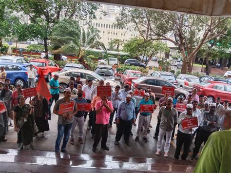 “We Oppose Privatisation”: IDBI Fraternity To Intensify Struggle After ...