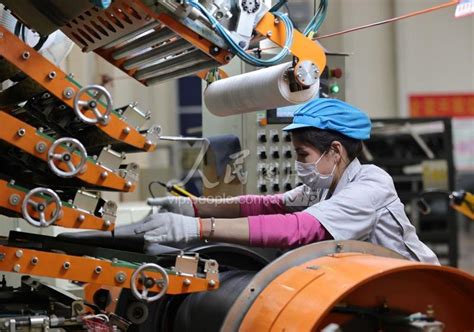 河北广宗：轮胎企业生产忙-人民图片网