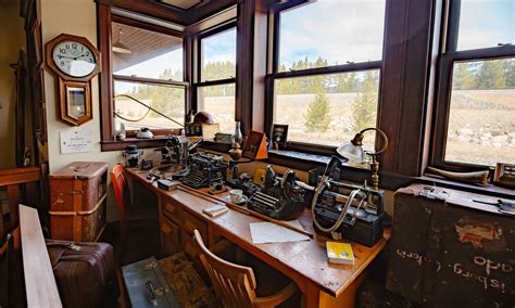 Top Places to Eat: Dine at This Iconic Lake Louise Restaurant | Banff ...