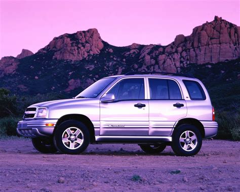 2004 Chevrolet Tracker Image. Photo 3 of 4