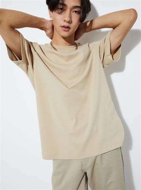 Buy URB_N Men Relaxed Fit Textured T-shirt Online at just Rs. 399.0 ...