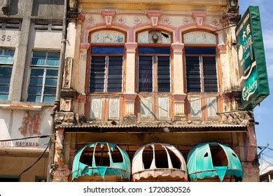 Two-Storey Shop Vector 的图像结果