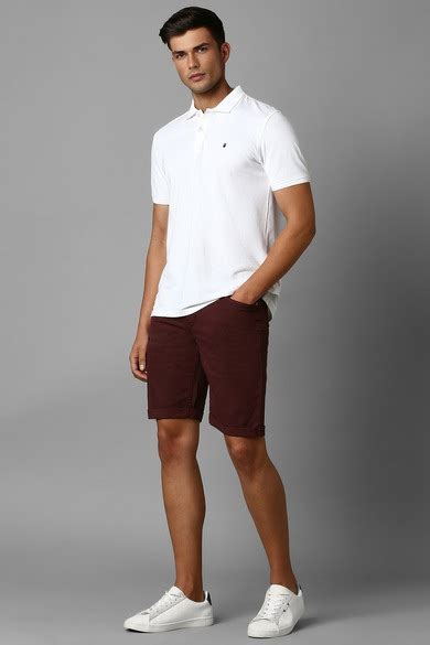 Buy Men Maroon Solid Slim Fit Shorts Online - 39960874 | Louis Philippe
