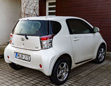 Hier ist ein Toyota IQ zu sehen. Foto: 10.2025. - Fahrzeugbilder.de