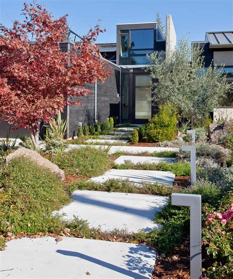Modern Front Yard Landscape Ideas
