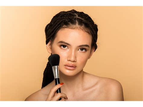 Master the Art of Makeup with the Right Face Brush