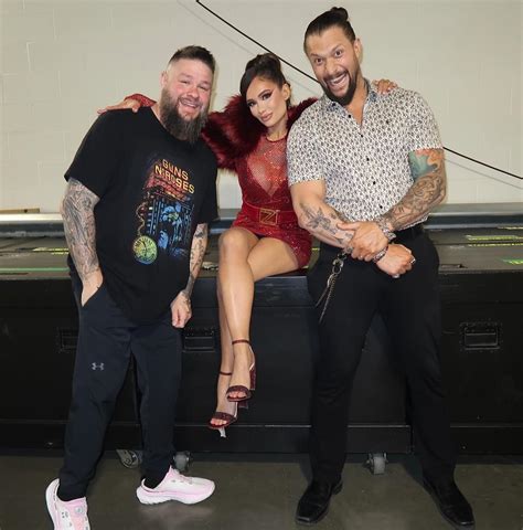 Scarlett Bordeaux | Outfit so sharp it could cut glass 🔪 Makeup: @vc_makeupartist Hair ...