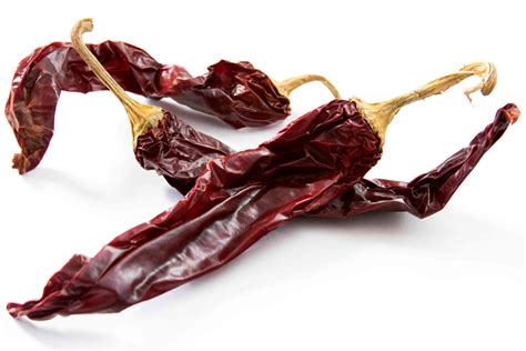 12 Common Dried Chile Peppers To Spice up Any Dish