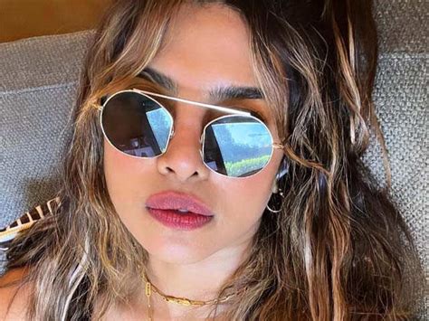 How To Use Tea Tree Oil On Your Face | Femina.in