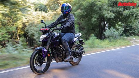 Bajaj Pulsar N125 review, first ride: A brand new sporty commuter for ...