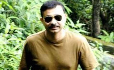 CRPF Commandant Chetan Cheetah Who Survived Nine Bullets In Terrorists ...