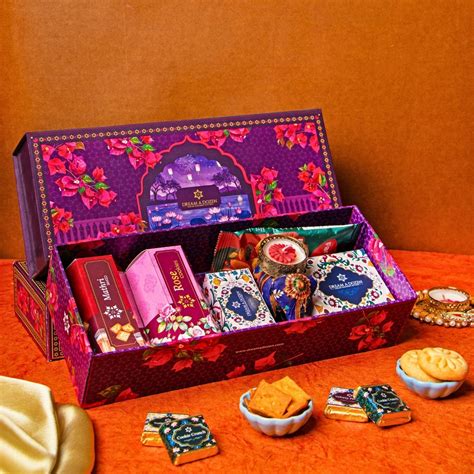 Floral Fantasia Hamper – 7 Indian Gourmet Treats below Rs. 1000 – Dream ...