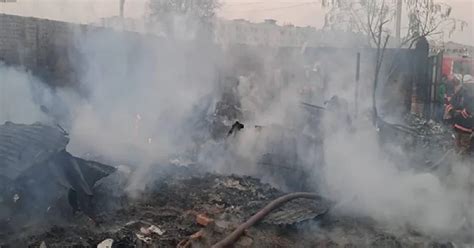 New Delhi: Fire breaks out at slum cluster in Rohini, dousing operation ...