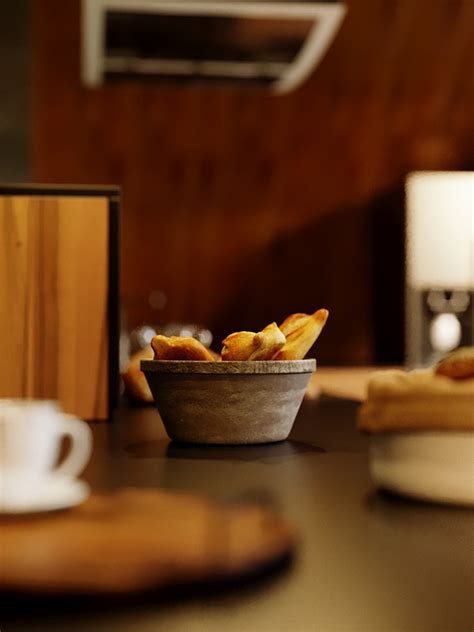 Surrounding 的图像结果