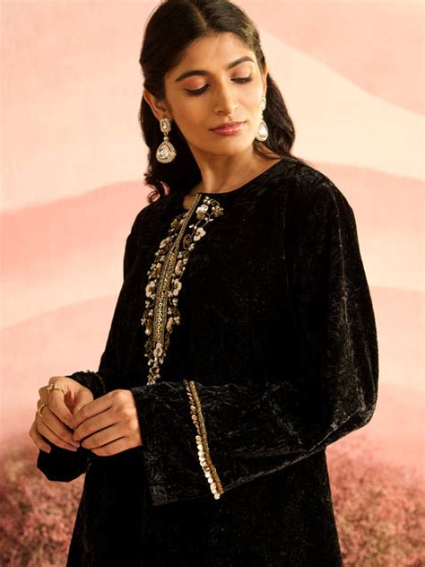 Buy Indo Western Dress & Long Dresses for Women - Chique