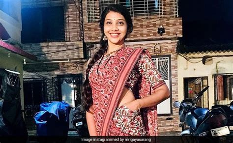 क्या कभी देखा है साड़ी में पॉकेट, जी हां फैशन में हैं ये पॉकेट वाली ...