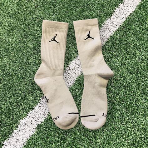 Jordan Men's White Socks | Depop