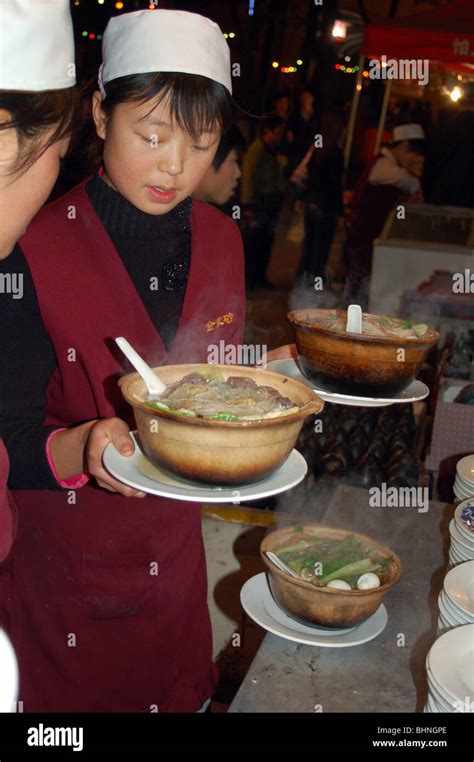 Local Chinese People 的图像结果