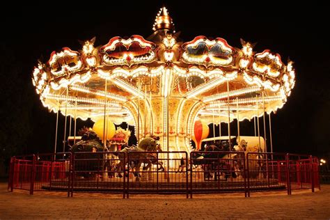 Carousel Using HTML and CSS 的图像结果