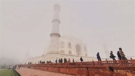 IN PHOTOS Thick blanket of smog shrouds the iconic Taj Mahal as Agras ...
