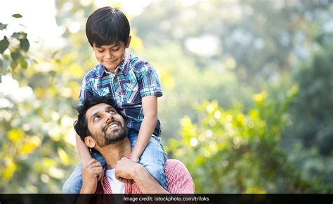 पिता की सिखाई ये 5 बातें बच्चों पर डालती हैं गहरा असर, उम्रभर निभाती ...