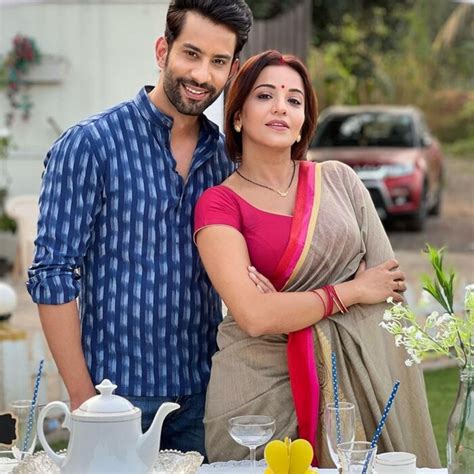 Actress Monalisa flaunts Simple look in saree After Bikini Photoshoot ...