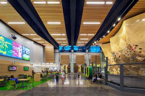 Sports Center 的图像结果