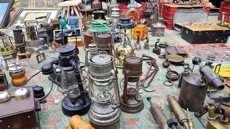 Flea Market 的图像结果