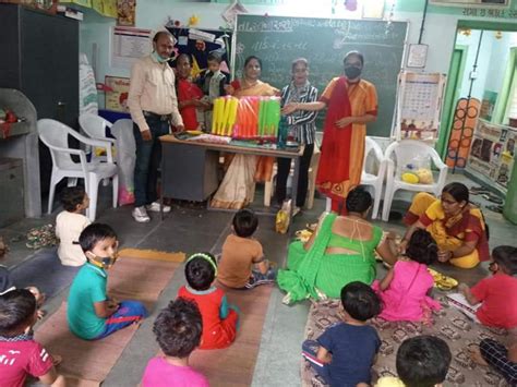 BJP activist violates guidelines in Surat by gathering children in ...