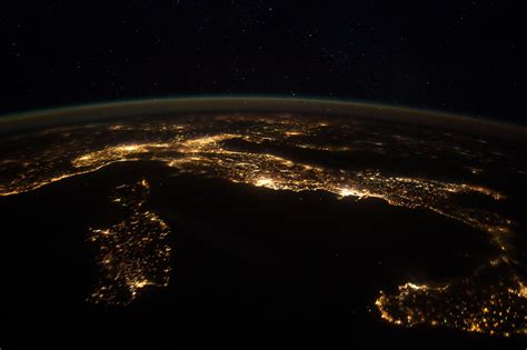 Earth at Night Wallpapers - Top Free Earth at Night Backgrounds - WallpaperAccess