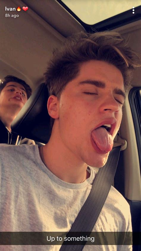 Pin de Ana en Martinez twins | Snapchat