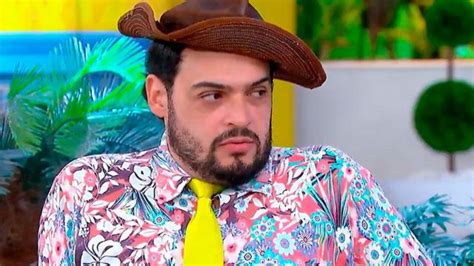 Após 12 anos no SBT, humorista Matheus Ceará anuncia saída do 'A Praça ...